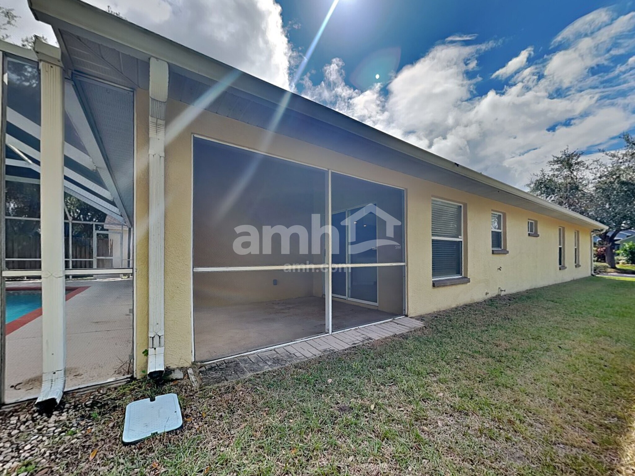 Building Photo - 9827 White Barn Way