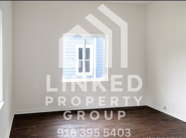 Building Photo - Beautifully Updated 3-Bedroom Home Near Downtown Tulsa