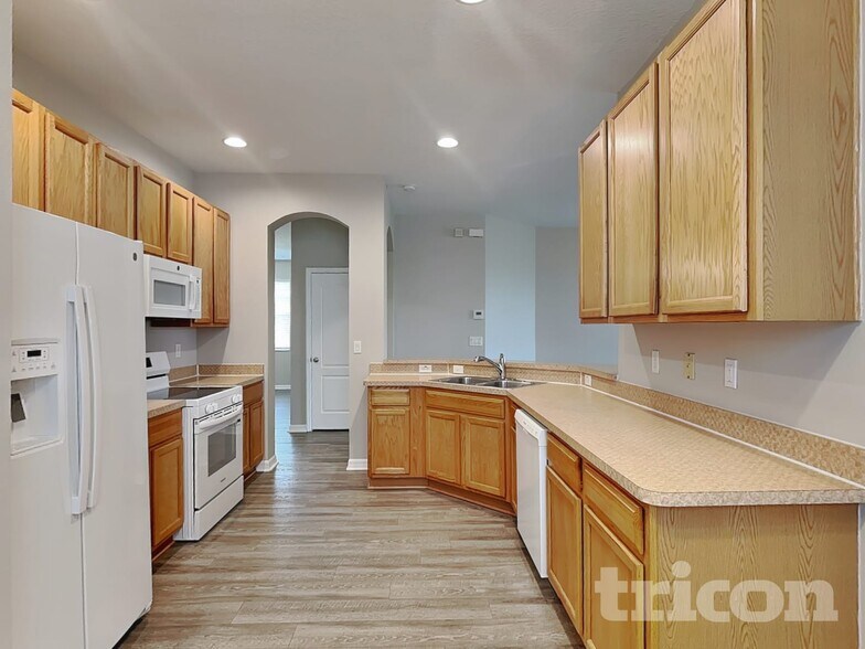 Building Photo - 221 Fern Gulley Dr