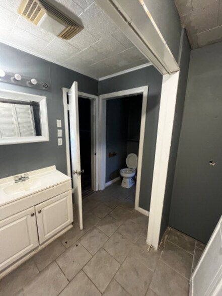 Building Photo - 2310 18th St