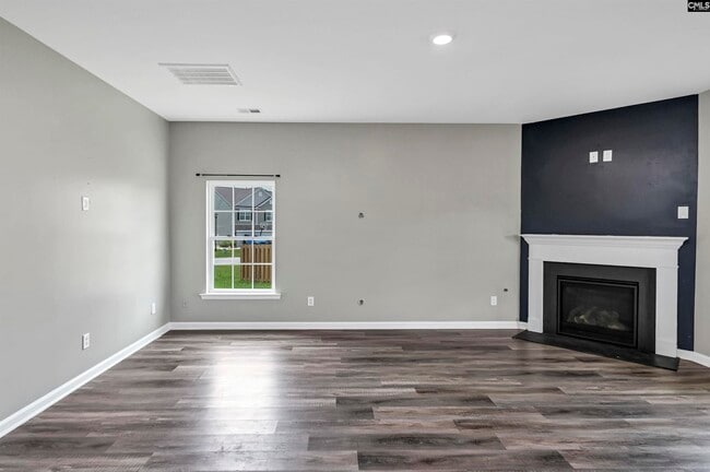Building Photo - 414 Tulip Way