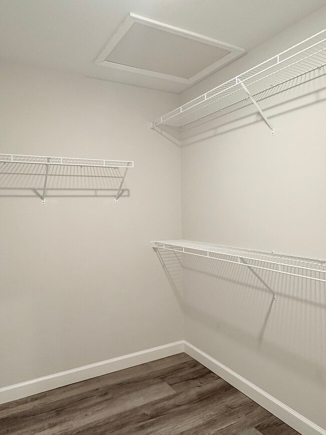 Building Photo - 868 Rodeo Ln