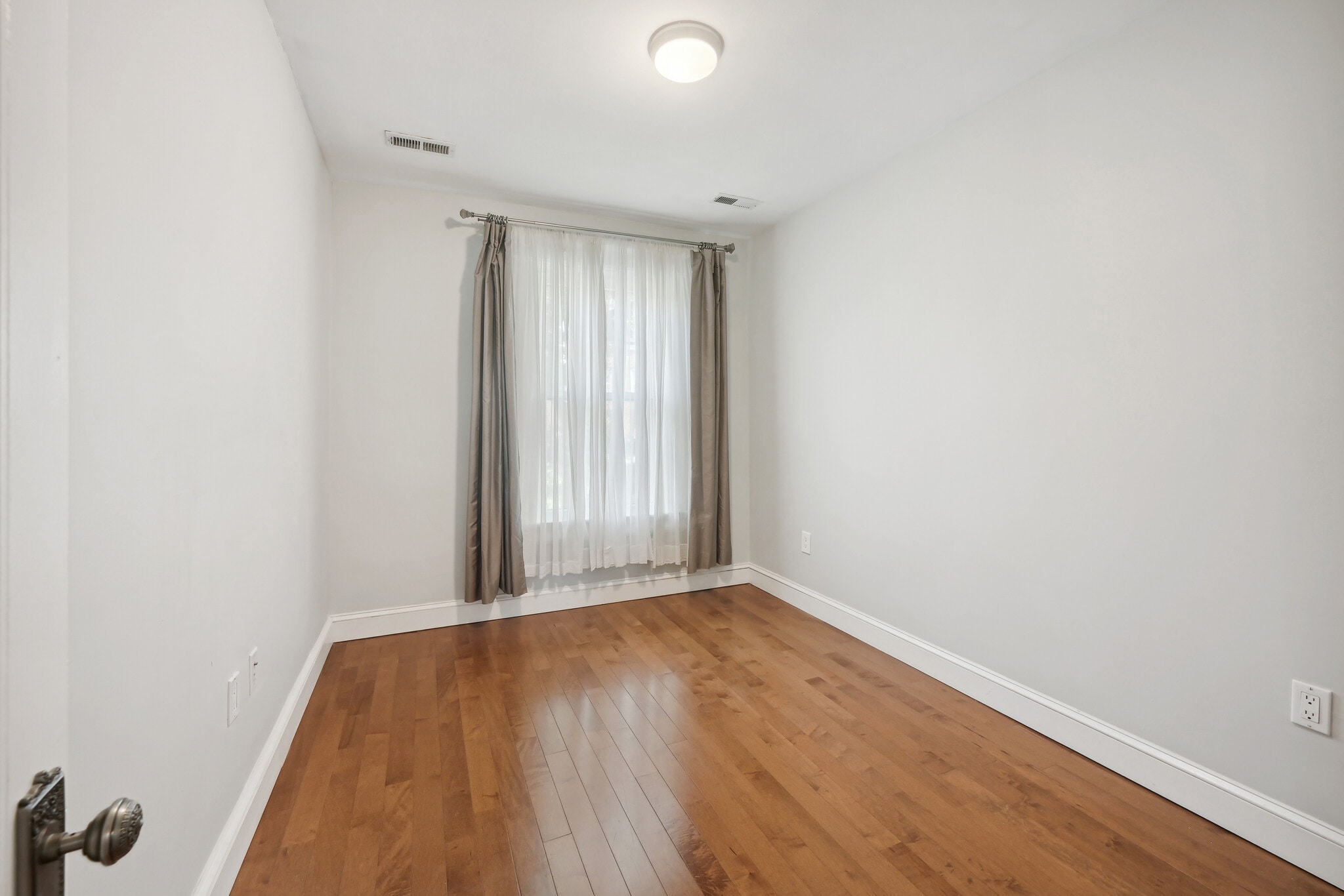 Building Photo - 1452 Spring Rd NW