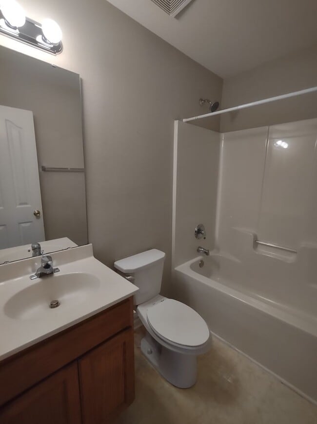 Building Photo - Pristinel Ranch Style Home located in the ...