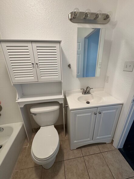 Building Photo - 310 Finton