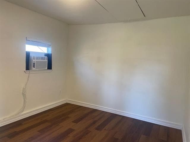 Building Photo - 1838 Kent Dr