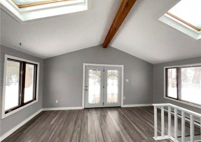 Building Photo - 32847 Redwood Blvd