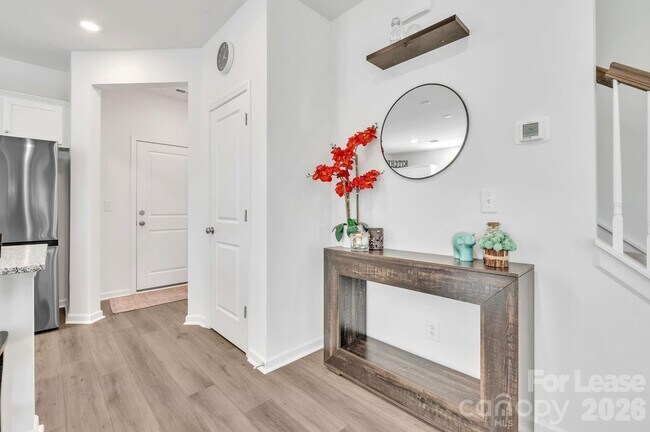 Building Photo - 1940 Highland Park Dr