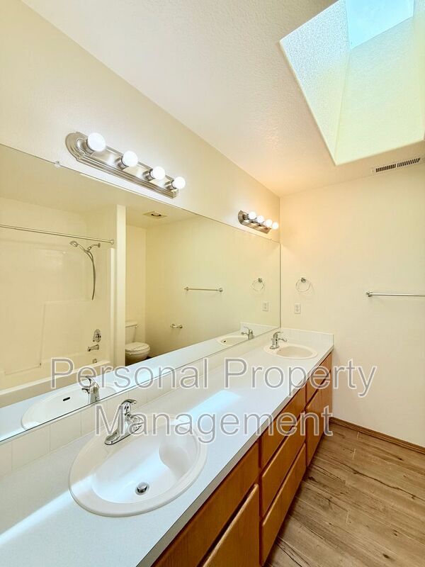 Building Photo - 5621 NE 64th Street