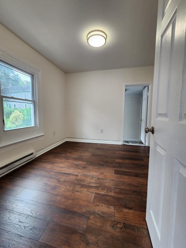 Building Photo - 129 Willow St