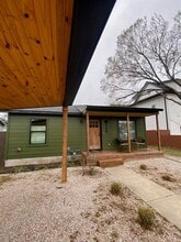 Building Photo - 4609 Leslie Ave