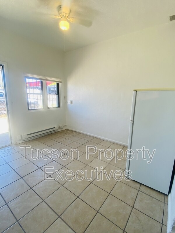 Building Photo - 19 W Veterans Blvd