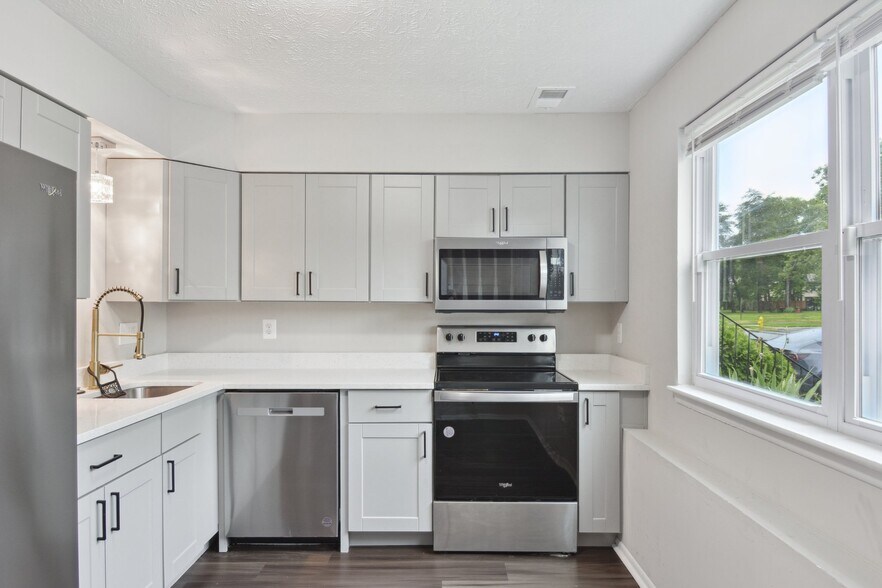 Building Photo - 1024 Dorset Dr
