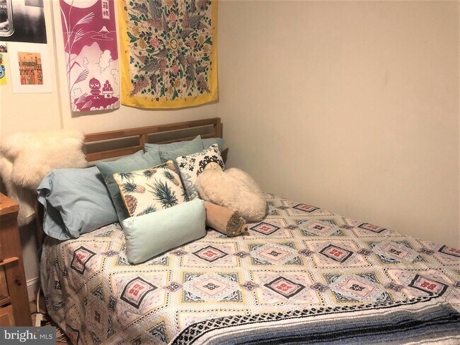 Building Photo - 1631 6th St NW