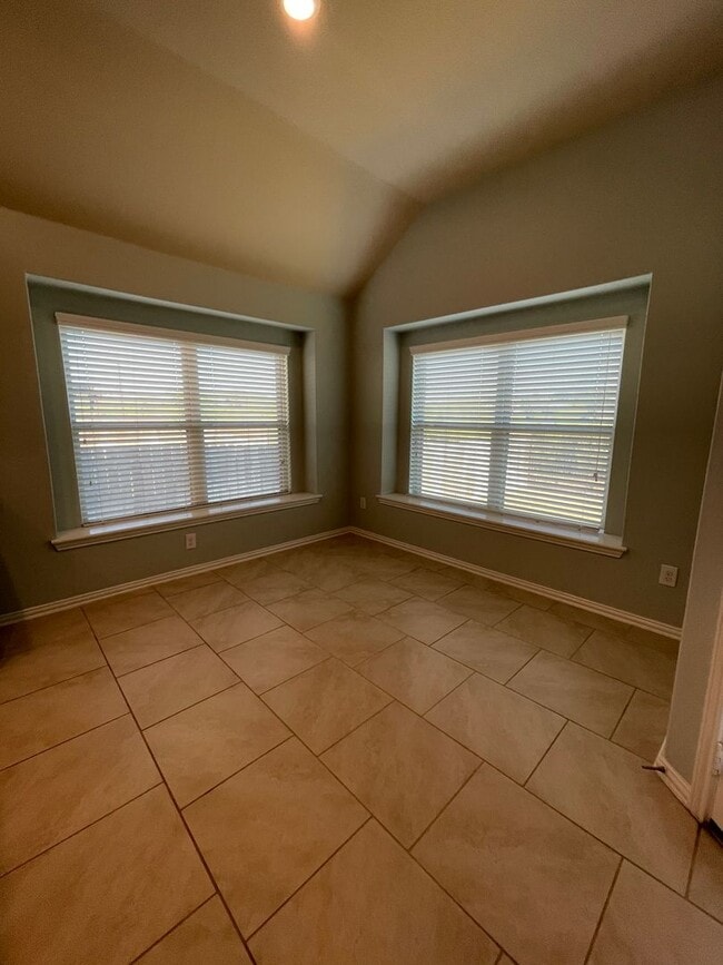 Building Photo - 4/2 in  a gated community in JOHNSON RANCH NORTH