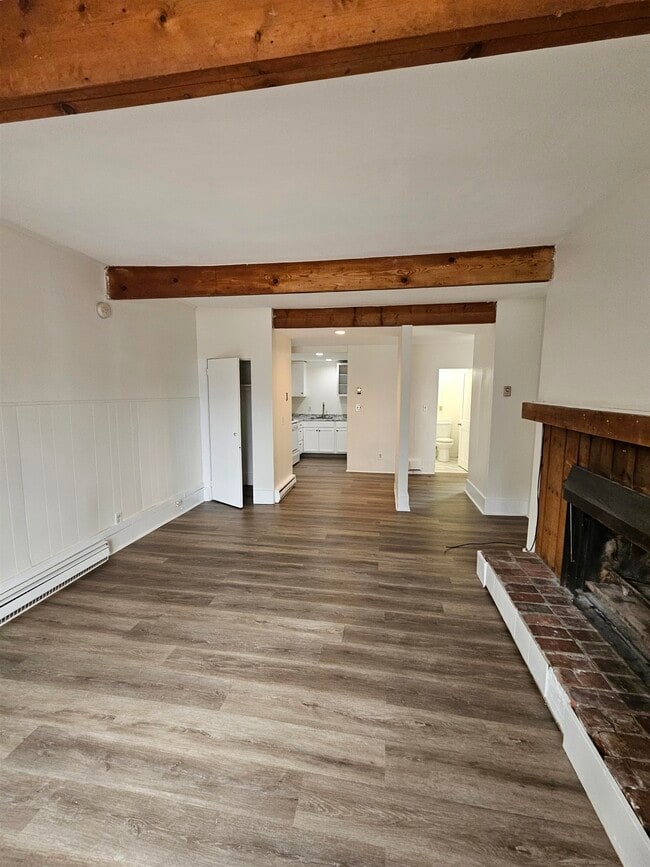 Building Photo - 47 Highland St