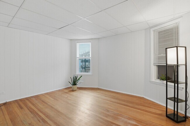 Building Photo - 34 King Philip Rd