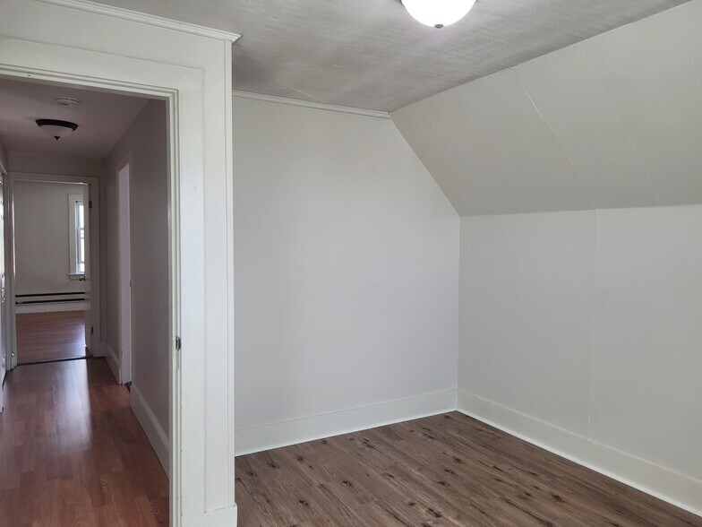 Building Photo - 9 Shawmut Ter
