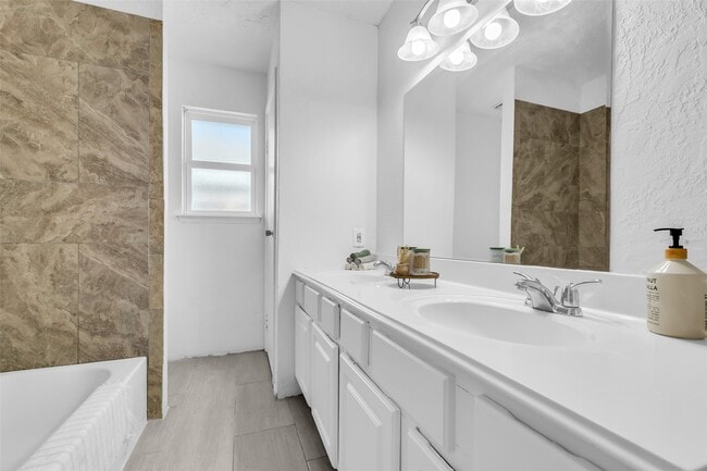 Building Photo - 7227 Greenyard Dr