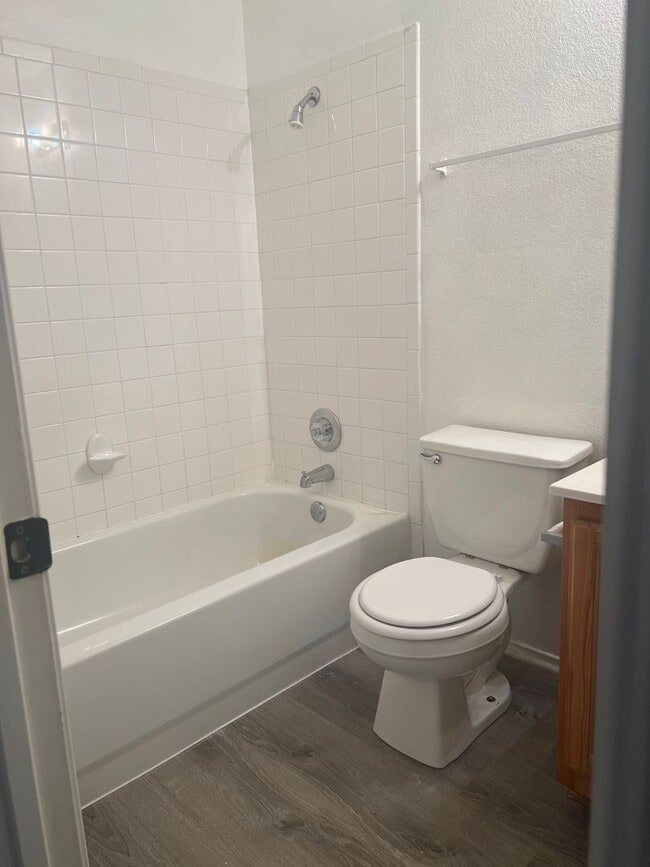 Building Photo - 2709 Haven Dr