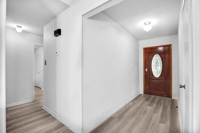 Building Photo - 9427 Braeburn Glen St