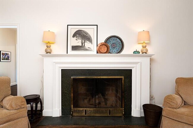 Building Photo - 65 Clarendon Ave