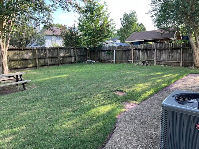 Building Photo - 15811 Beechnut St