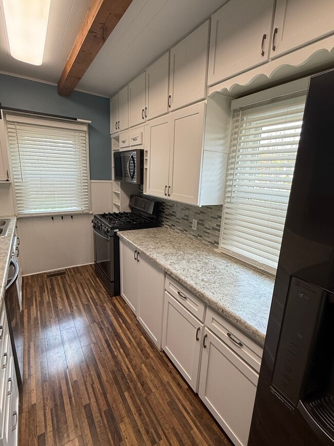 Building Photo - For Rent: Spacious 4-Bedroom Home in Moline, IL – $1,750/month