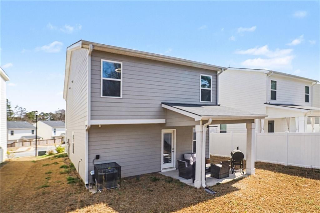 Building Photo - 3528 Station Dr