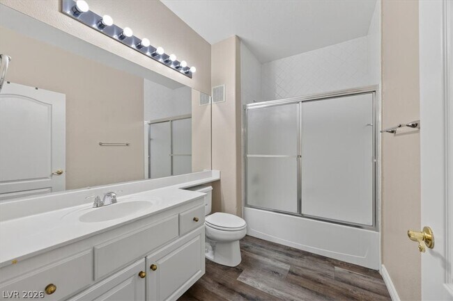 Building Photo - 9901 Trailwood Dr