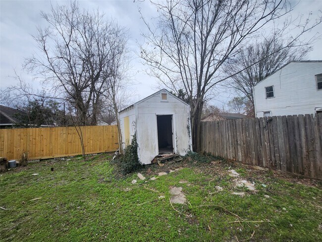 Building Photo - 3206 Anita St