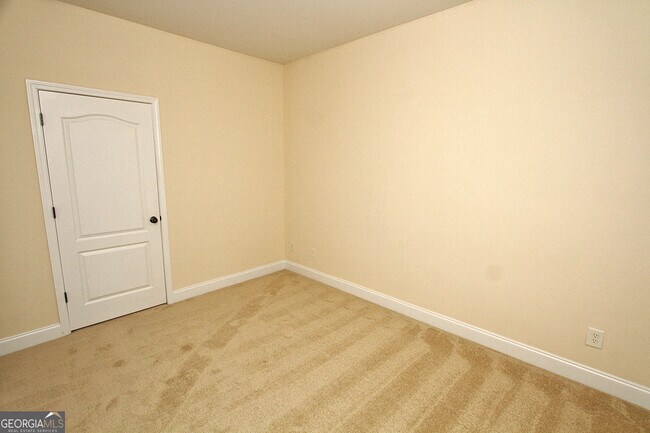 Building Photo - 728 Castle Top Ct SE