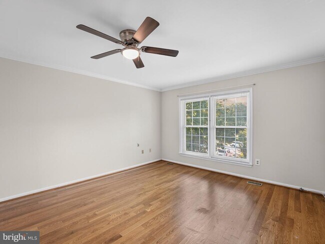 Building Photo - 7740 Bristol Square Ct