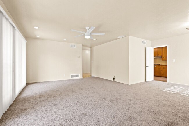 Building Photo - Spacious Whittier Home
