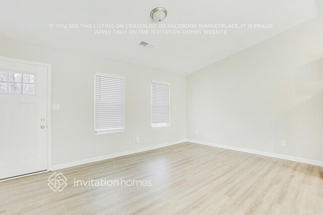 Building Photo - 834 Forest Path