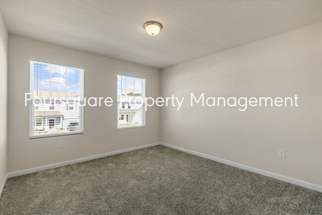 Building Photo - 4 Bedroom Home with 2nd Floor Loft- Kitchen Island & 2-Car Garage – Convenient Raleigh Location