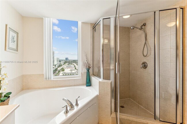 Building Photo - 16699 Collins Ave