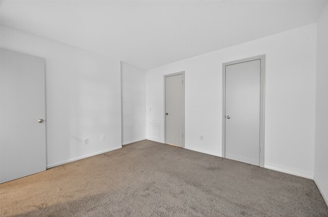 Building Photo - 4404 Basswood Ln