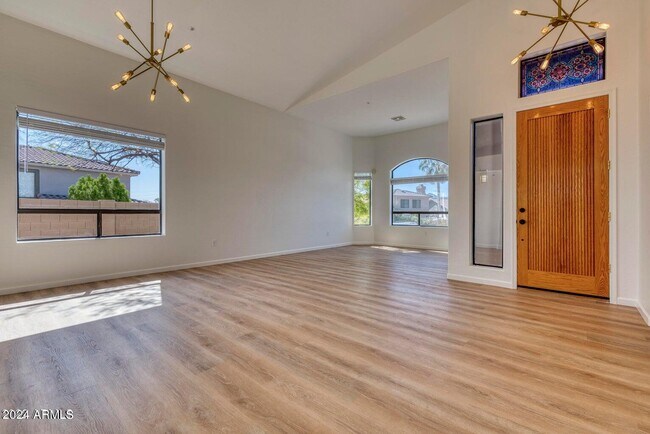 Building Photo - 12441 Via Ln