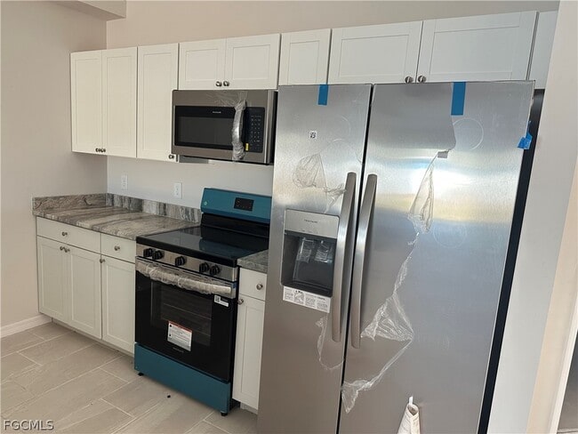 Building Photo - 1131 SW 16th Terrace