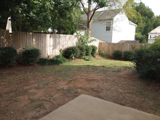 Building Photo - 108 Lacombe Ct