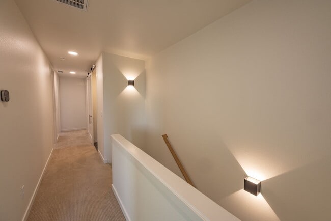 Building Photo - Riverside Townhomes - Waterfront Living in Vancouver
