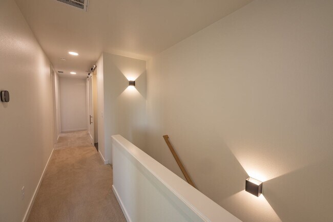 Building Photo - Riverside Townhomes - Waterfront Living in...