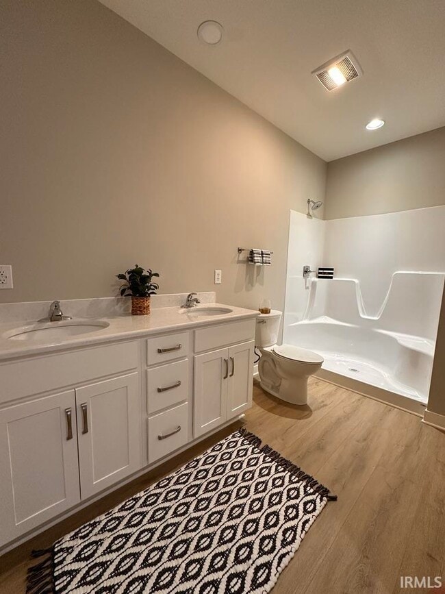 Building Photo - 3795 High Pointe Dr