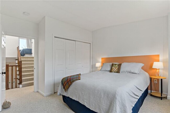 Building Photo - 26-30-30 W Narragansett Ave