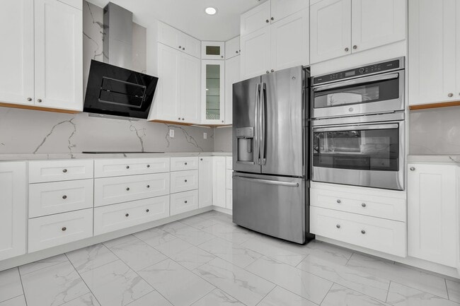 Building Photo - 5764 Kylie Ave