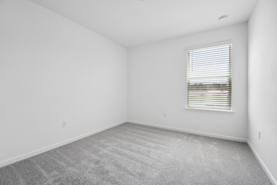 Building Photo - 2608 Lavender Loop