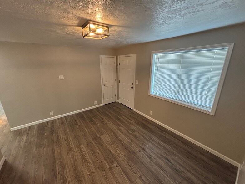 Living Room - 730 12th Ave SE