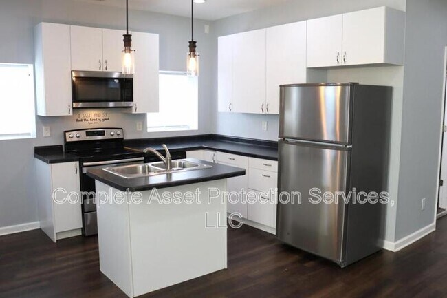 Building Photo - 7302 W Taft St