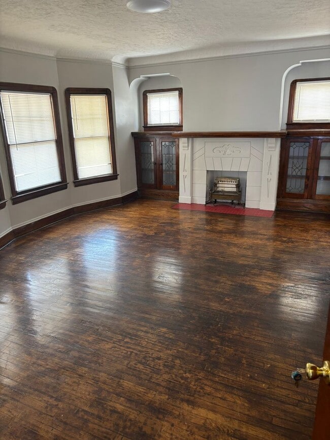 Building Photo - 3370 E 145th St